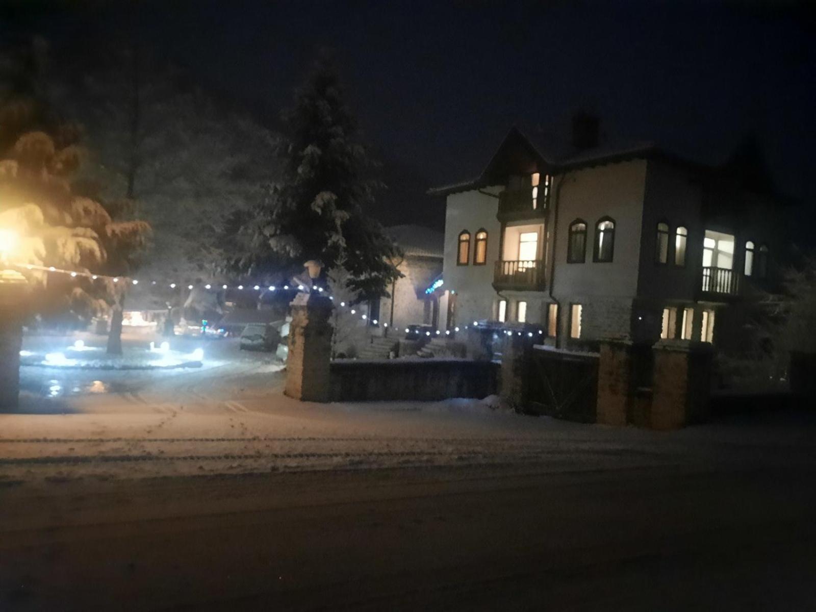 Парк - Хотел Макензен Melnik  Exterior photo