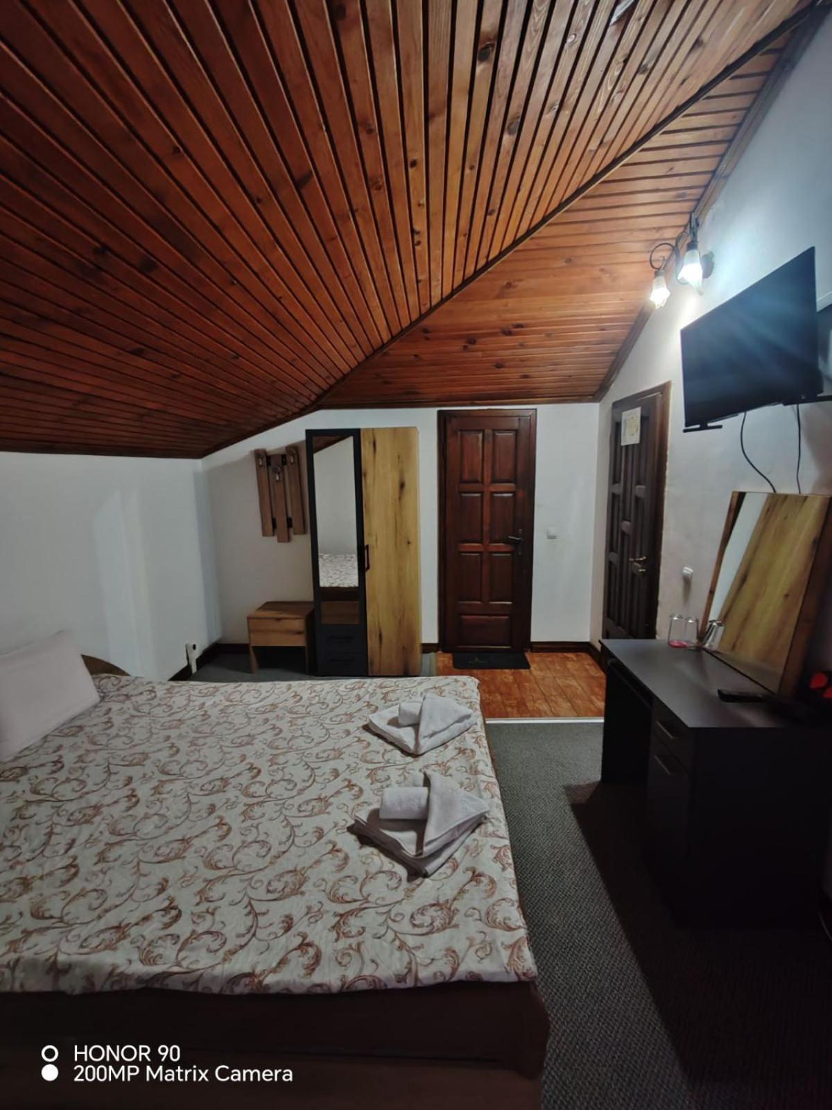 Парк - Хотел Макензен Melnik  Exterior photo
