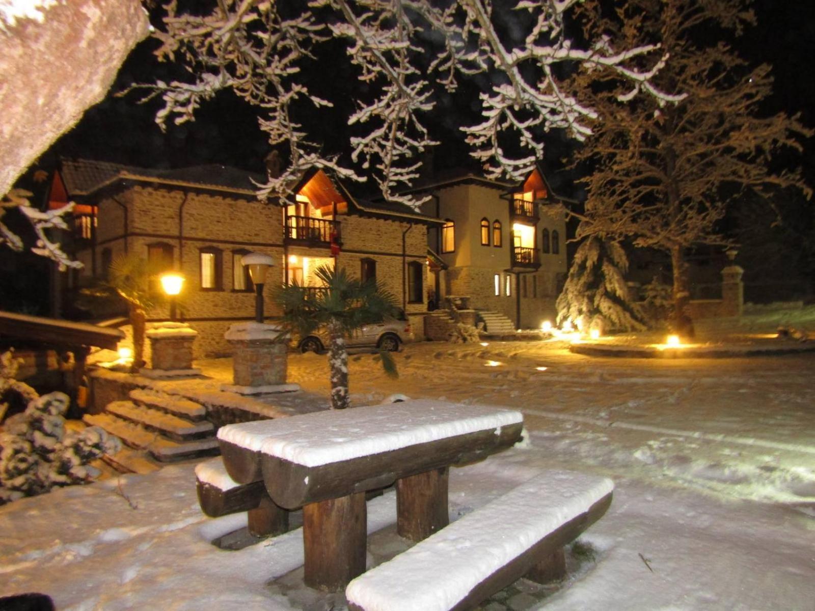 Парк - Хотел Макензен Melnik  Exterior photo