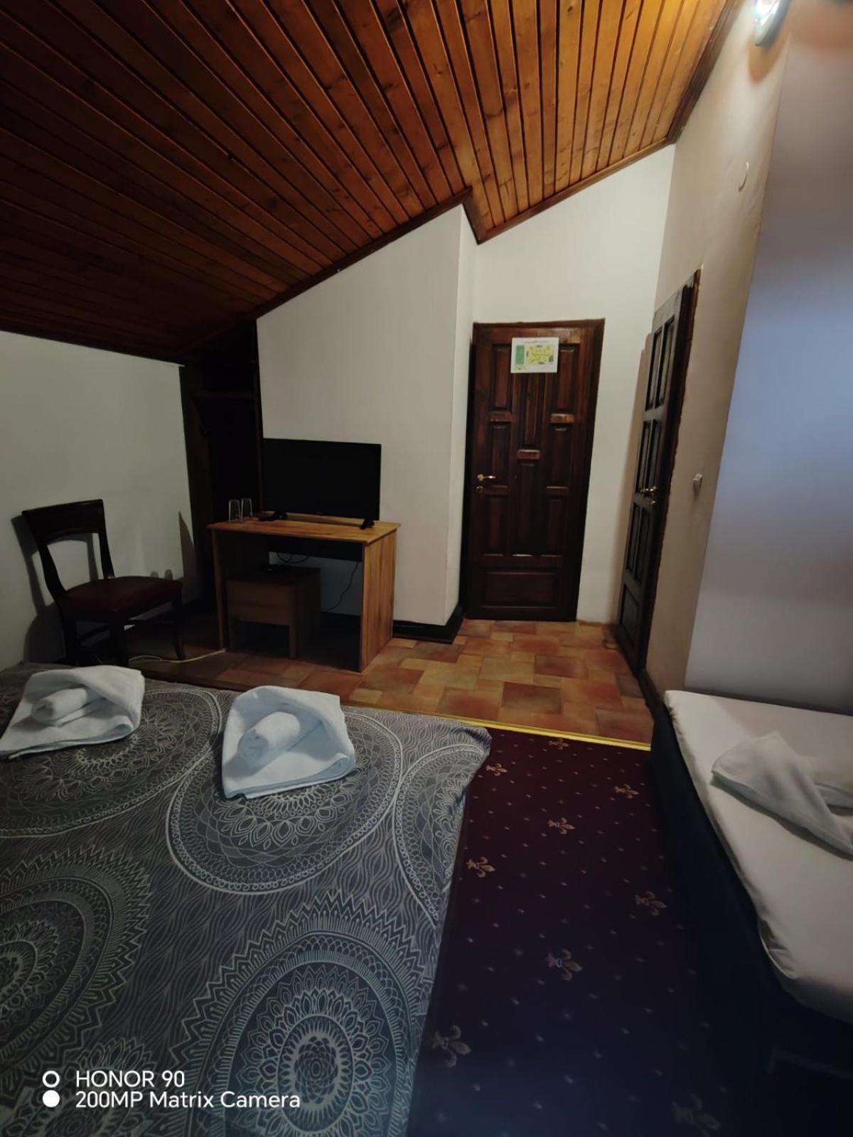Парк - Хотел Макензен Melnik  Exterior photo
