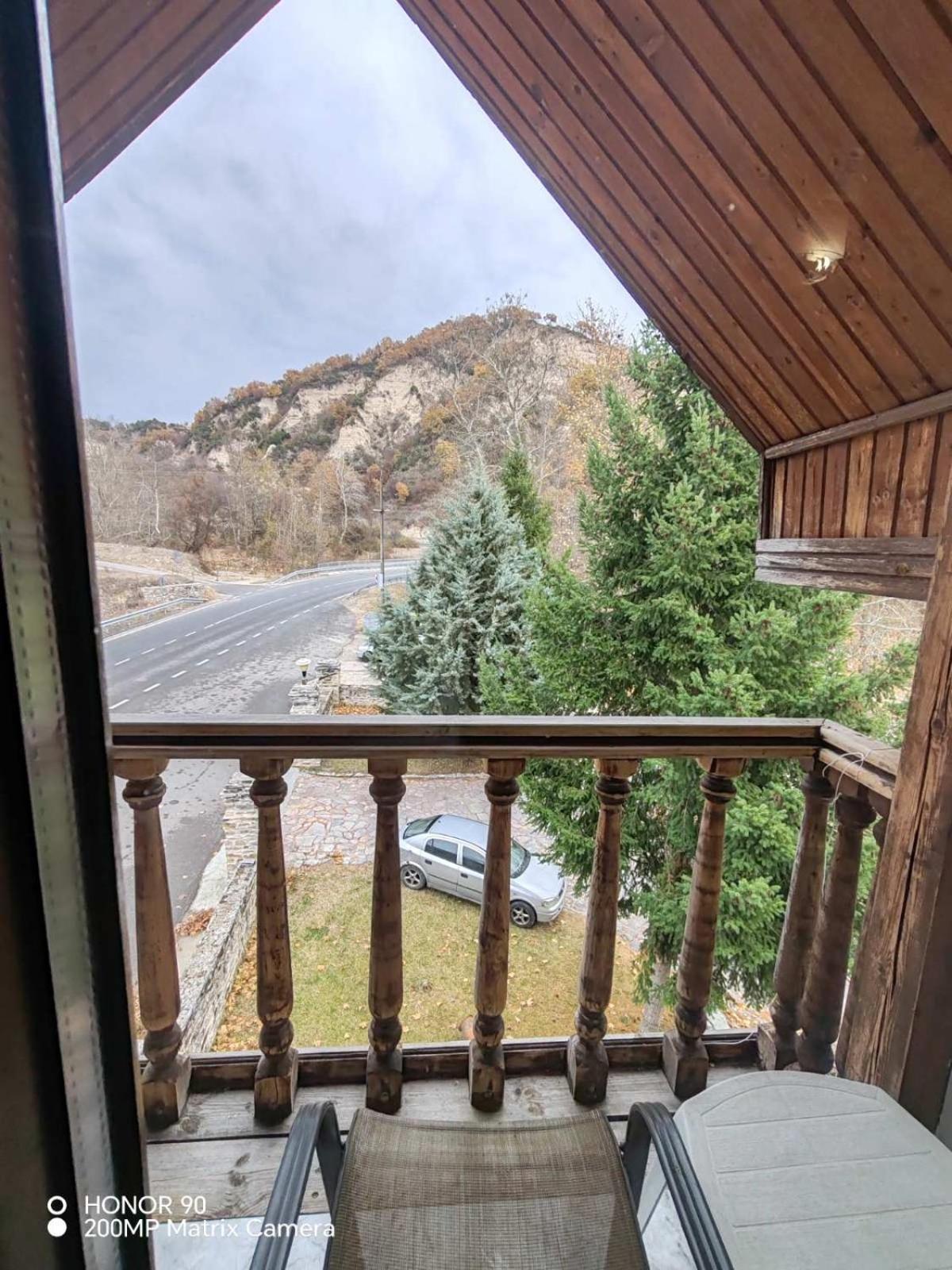 Парк - Хотел Макензен Melnik  Exterior photo