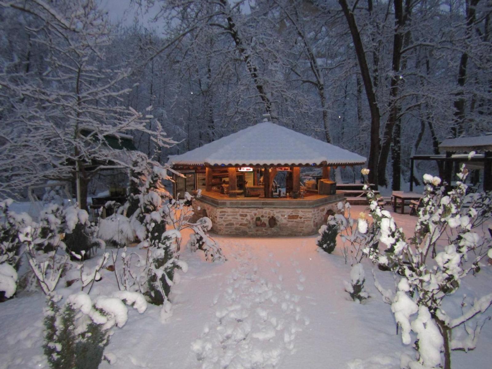 Парк - Хотел Макензен Melnik  Exterior photo