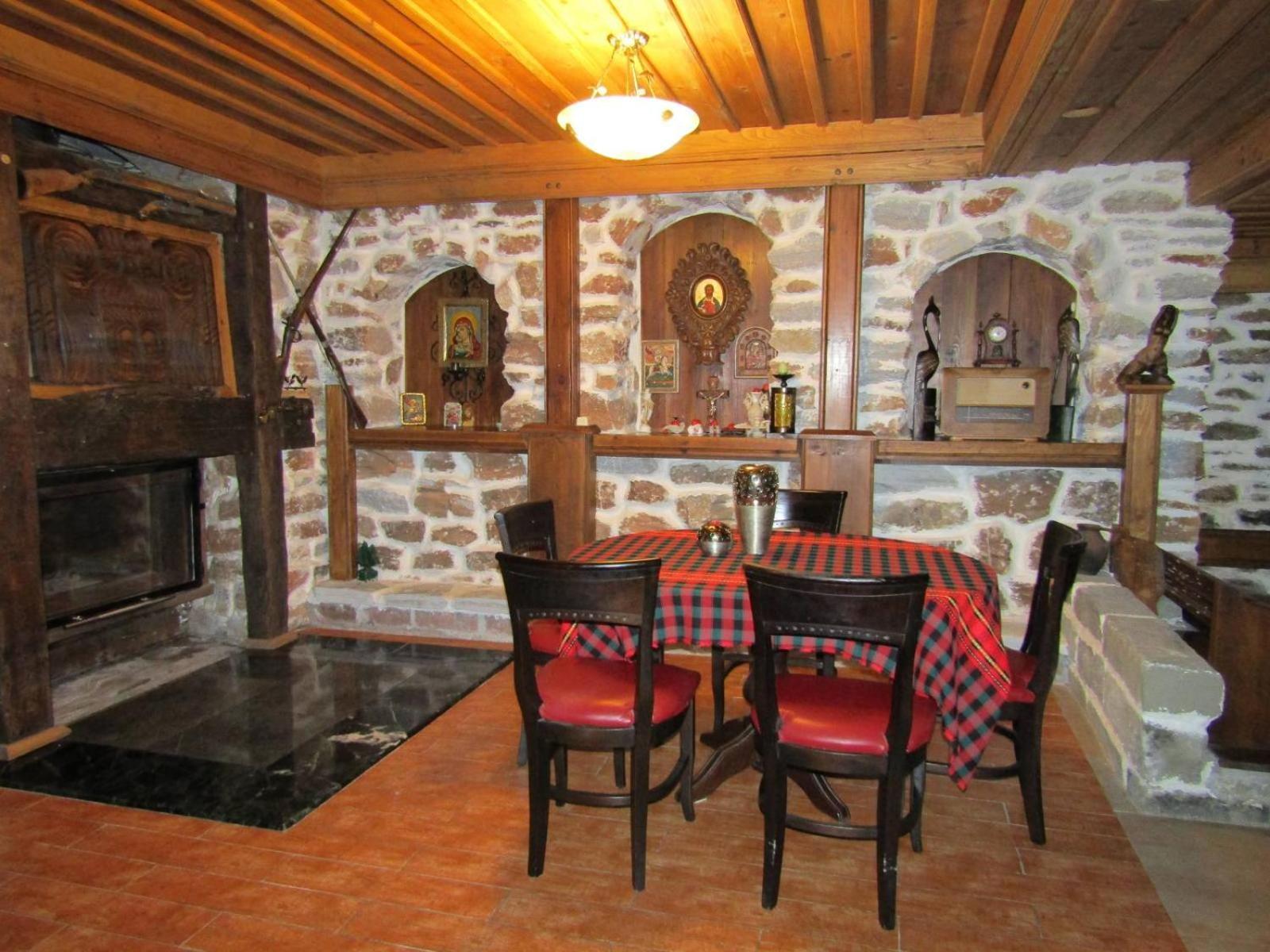 Парк - Хотел Макензен Melnik  Exterior photo