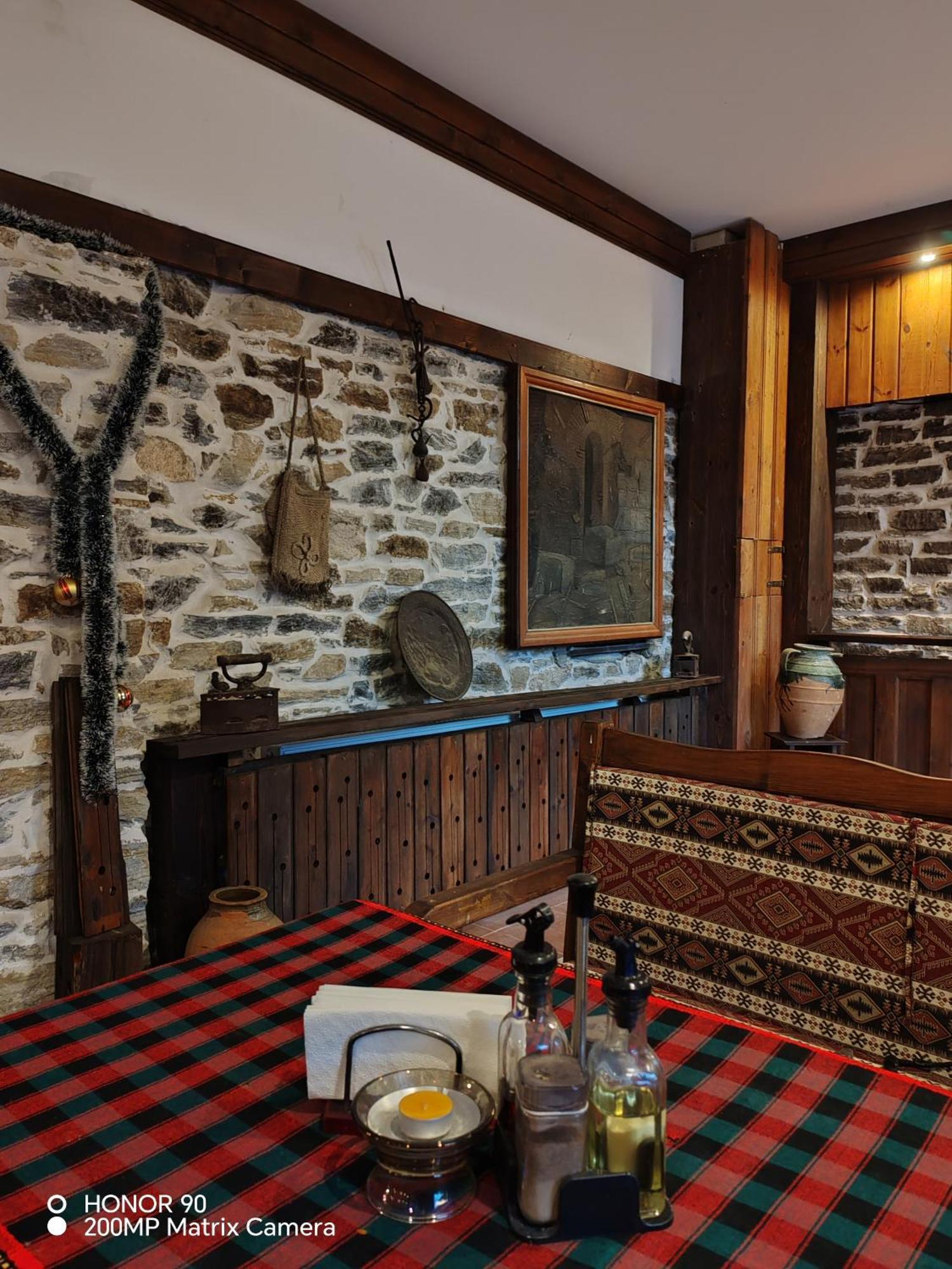 Парк - Хотел Макензен Melnik  Exterior photo